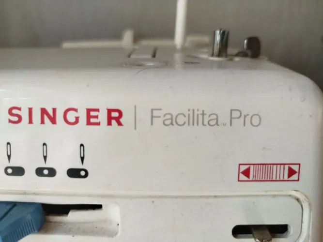 Máquina de costura Singer