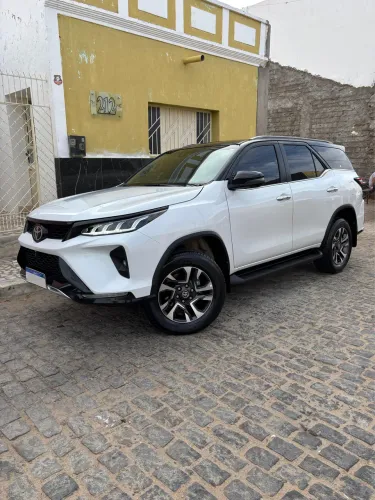 Toyota Hilux SW4 Diamond 2.8 TB 4X4 Die. Aut. 2025