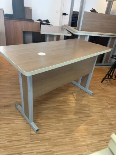 Mesa escritório novinha!