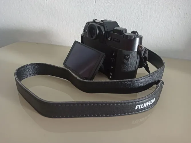 Fujifilm X-T50 em estado impecável