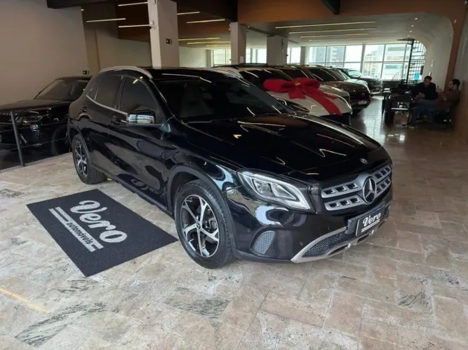 Mercedes-Benz GLA 200 Adv. 1.6/1.6 TB 16V Flex Aut. 2018