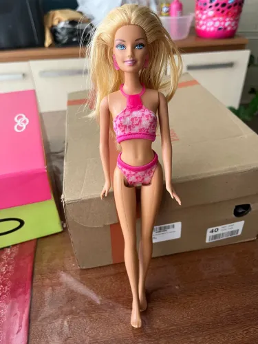 Barbie pezão praiana