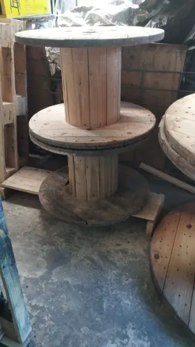 Carretel Gigante para fazer Mesa 1,25 x70 de Altura impecável chamar ZAP 3199437-327 4