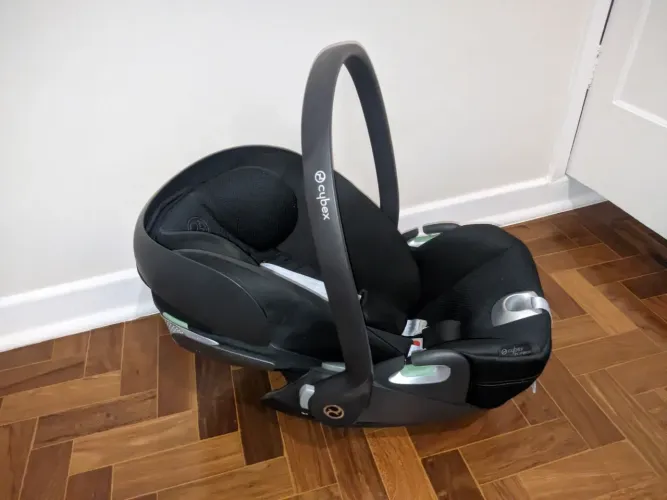 Cadeira Auto Cybex Cloud i-Size + Adaptadores Cadeirinha Yoyo