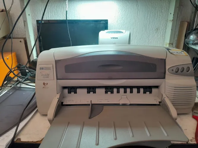 Impressora A3  HP deskjet 1220C 