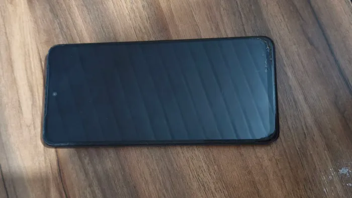 Realme C75 256GB 8GB RAM + Cartão SD 128GB - Bom Estado