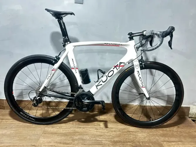 Bicicleta de Estrada KUOTA Kharma Carbono