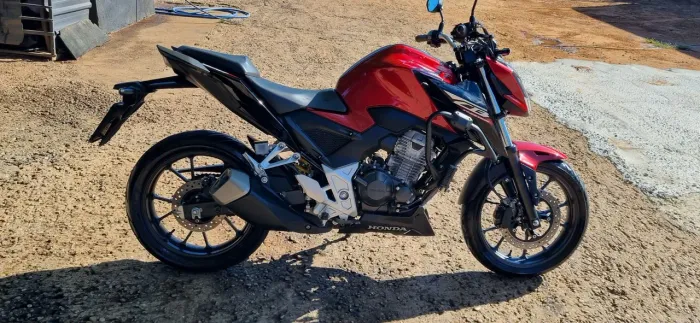 Cb300f abs moto sem detalhes so no jeito de transferência