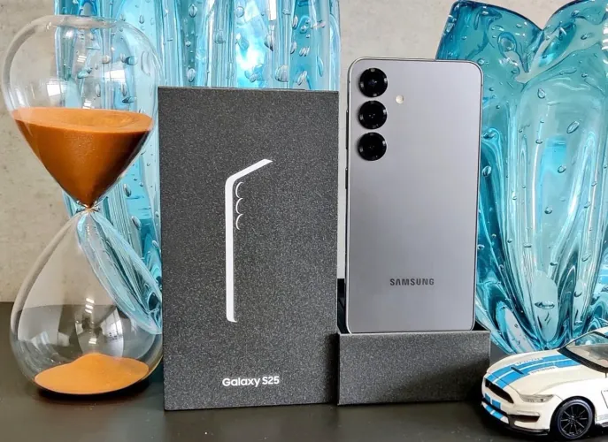 Samsung S25 - 256Gb muito novo 