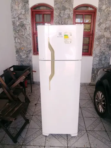 Geladeira Eletrolux df35