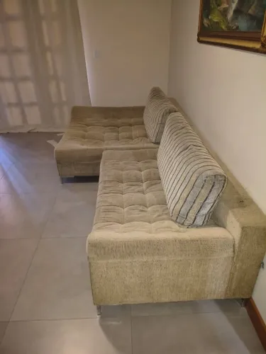 Sofa com Chaisy, em linho medindo 3,10 - super barato!!!