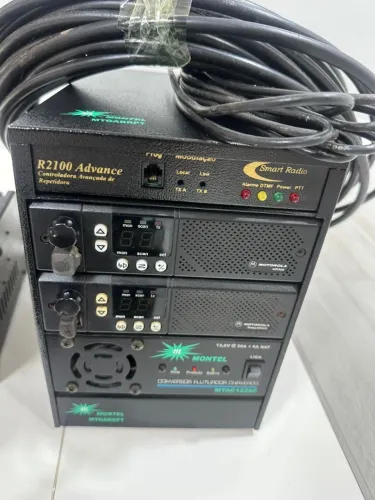 Repetidora Motorola em Gabinete Montel + Estação GM 300 + Estação Veicular + 7 Rádios Port