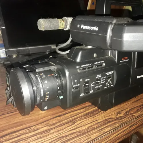 FILMADORA PANASONIC M8