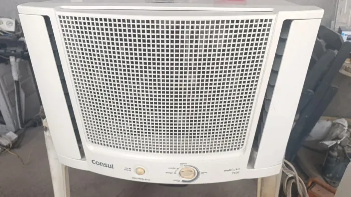 Vendo ar condicionado Consul 220 volts/7500 btus
