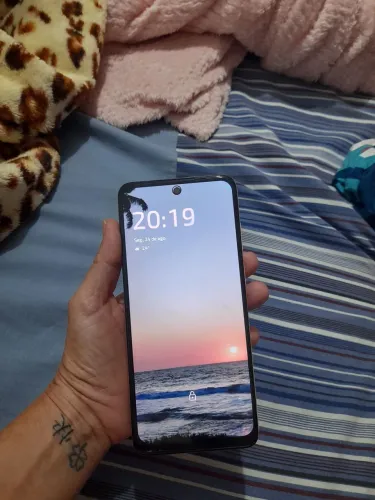 Vende -se moto G32 ,com capa e película de privacidade