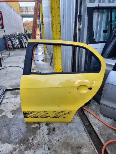 Porta traseira esquerda Gol Voyage G5 G6 G7 G8