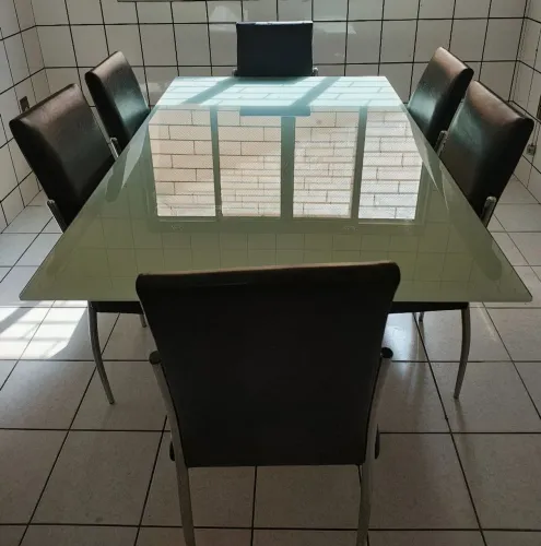 Mesa de jantar 180x110 com 6 cadeiras