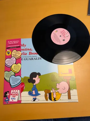 VINIL BE MY VALENTINE - CHARLIE BROWN