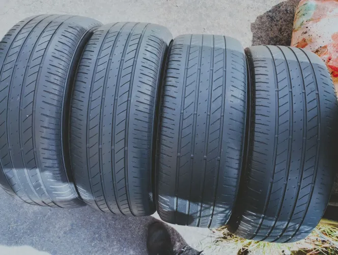 04 pneus aro 17 Bridgestone turanza 215/50/17 bons para golf stillo Audi c4 