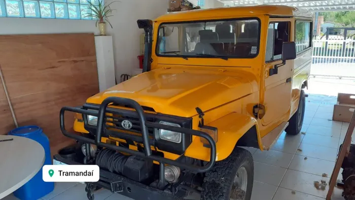 Toyota Band.Jipe Cap.de Aço Chas. Longo Diesel 1989