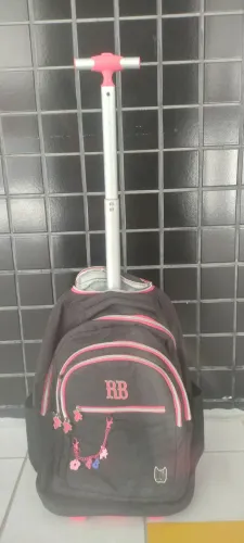 VENDO MOCHILA COM RODINHAS RB