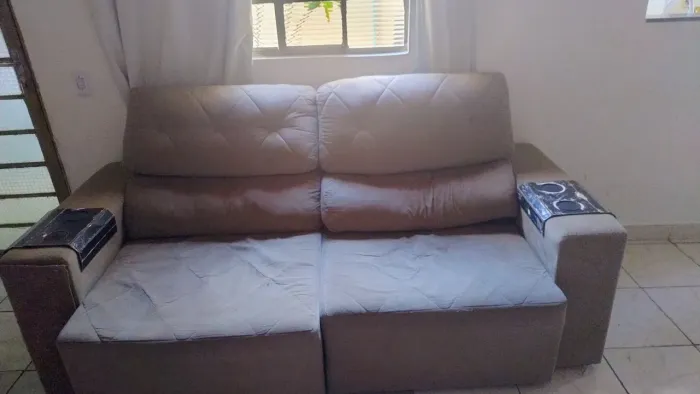 Sofá retrátil usado