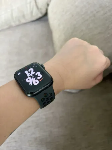 Apple Watch SE Nike 