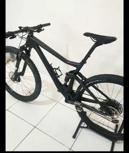 Bike Full carbono quadro 19.