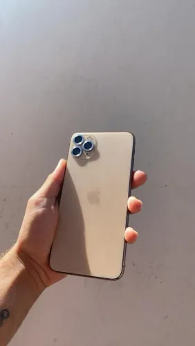 Vendo ou Troco iPhone 11 Pro Max 256GB todo original funcionando tudo perfeitamente tá top