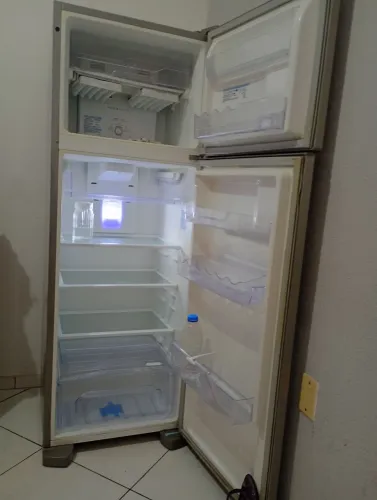 Vende de uma geladeira