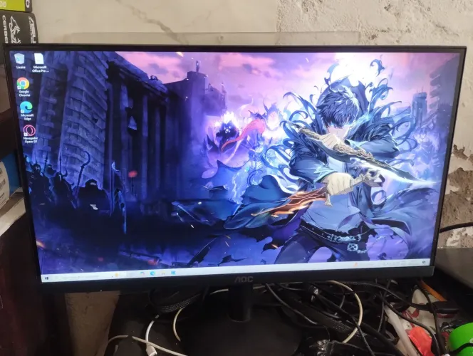 Vendo monitor AOC estilo gamer ultra fino borda infinita 100hertz Léia tudo antes