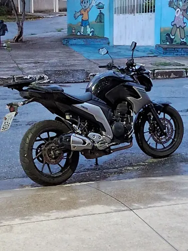 Fazer 250 novíssima segundo dono