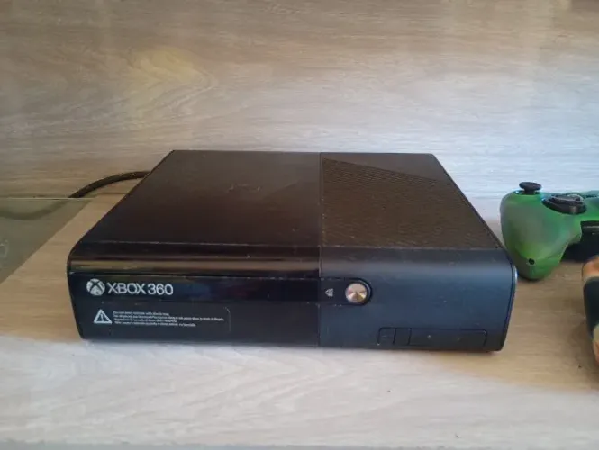 Xbox 360 + 2 Controles + 19 Jogos + Nota Fiscal
