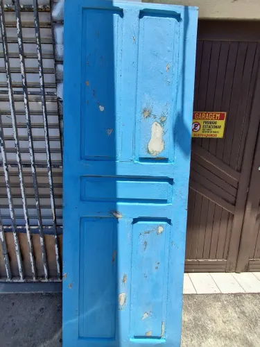 Porta de madeira sucupira