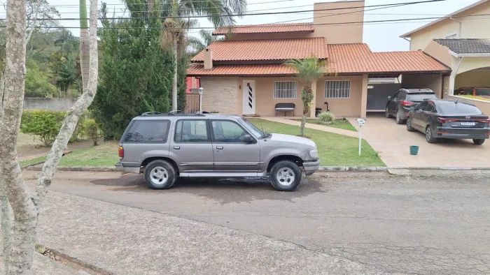 Ford Explorer XLT 4X2 4.0 V6 1997