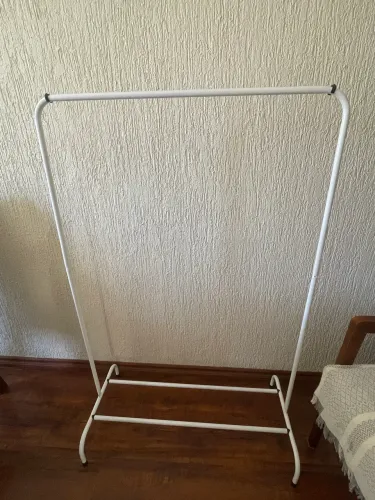 Arara de Roupas em Aço - Excelente Estado | Oferta R$ 90