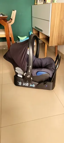 Carinho e bebê conforto maxi cosi