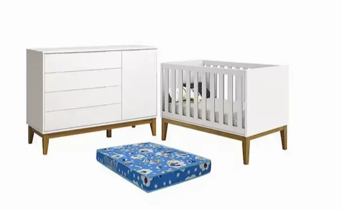 Berço Americano e Cômoda com Porta Classic Elfe Branco Acetinado com Pés Madeira e Colchão