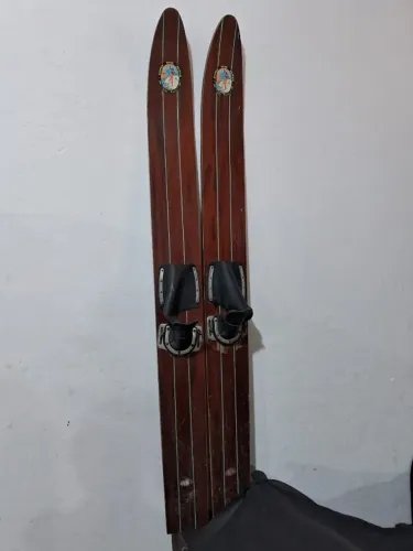 Par de ski vintage antigos