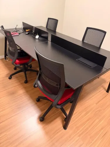 Mesa Estação de Trabalho 4 lugares super conservada