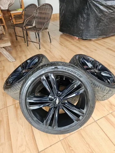 Jogo de Rodas c/Pneus Aro 17x7 4x100