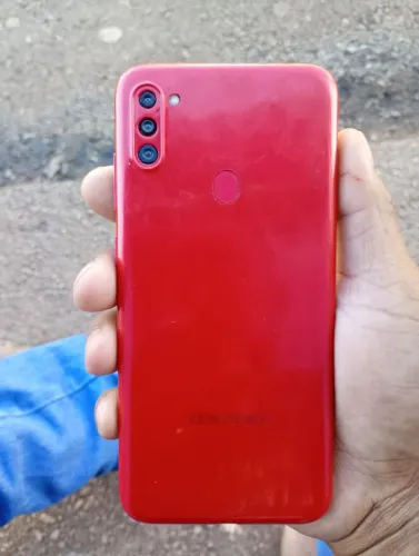Samsung Galaxy A11 64 funcionando perfeitamente só película trincada