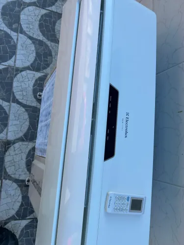 Ar condicionado split hi wall de 18 mil btus 