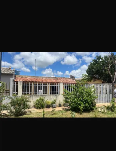 Vendo 2 Casas em Mineiros/GO (ACEITA CARRO, GADO..)