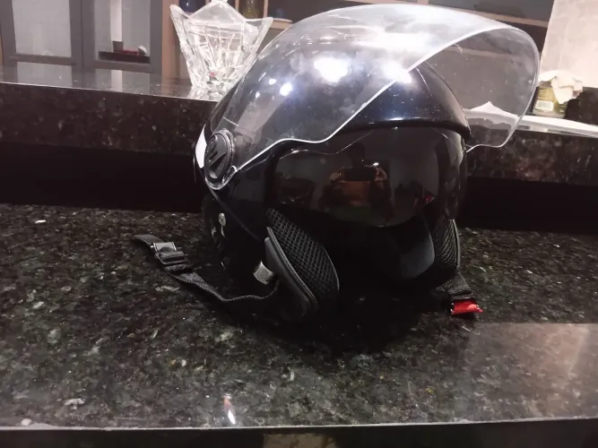 Capacete New Atomic sem queixeira. (Aceito ofertas)