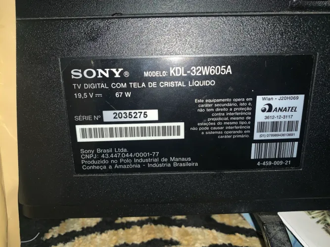 Vende se 2 tvs 1 da Sony está funcionando só a tela que está ruim e a outra é da Samsung