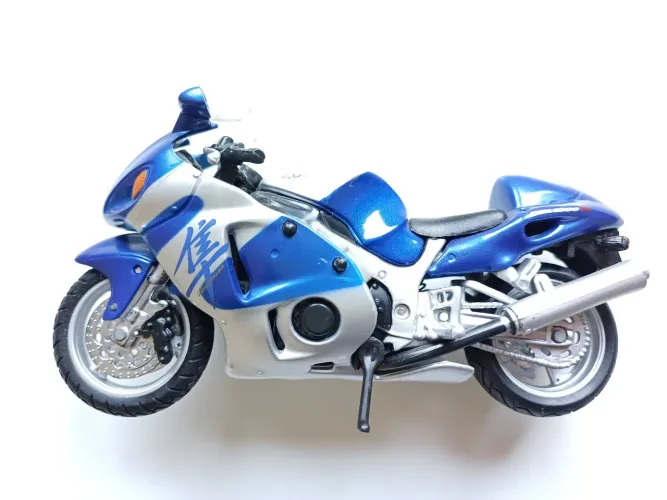 Miniatura moto Suzuki GSX 1300R Hayabusa azul - Maisto