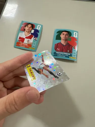 FIGURINHAS 00, POR 15 (CRISTIANO), CRO 9 (MODRIC)