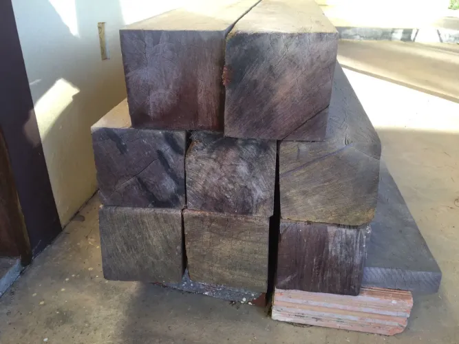 Vendo 08 mancos de Angelim Vermelho 4 metros cada espessura 15x15