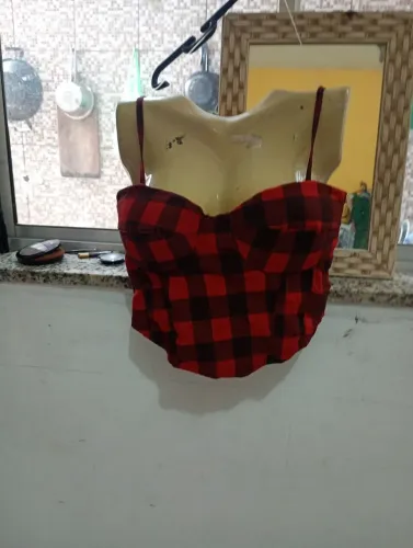 Blusa em laycra xadrez belíssima